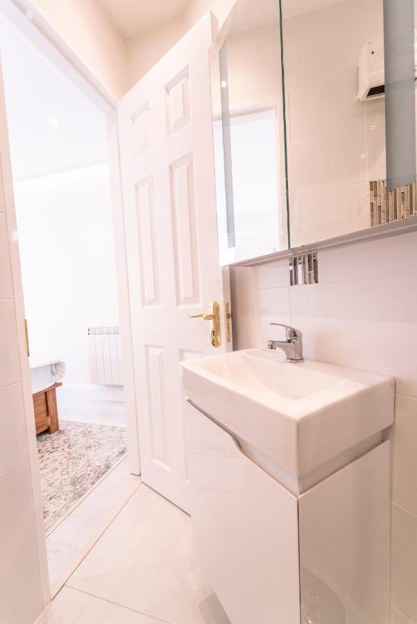 Luxurious Seaside Apartment Galway Eksteriør bilde